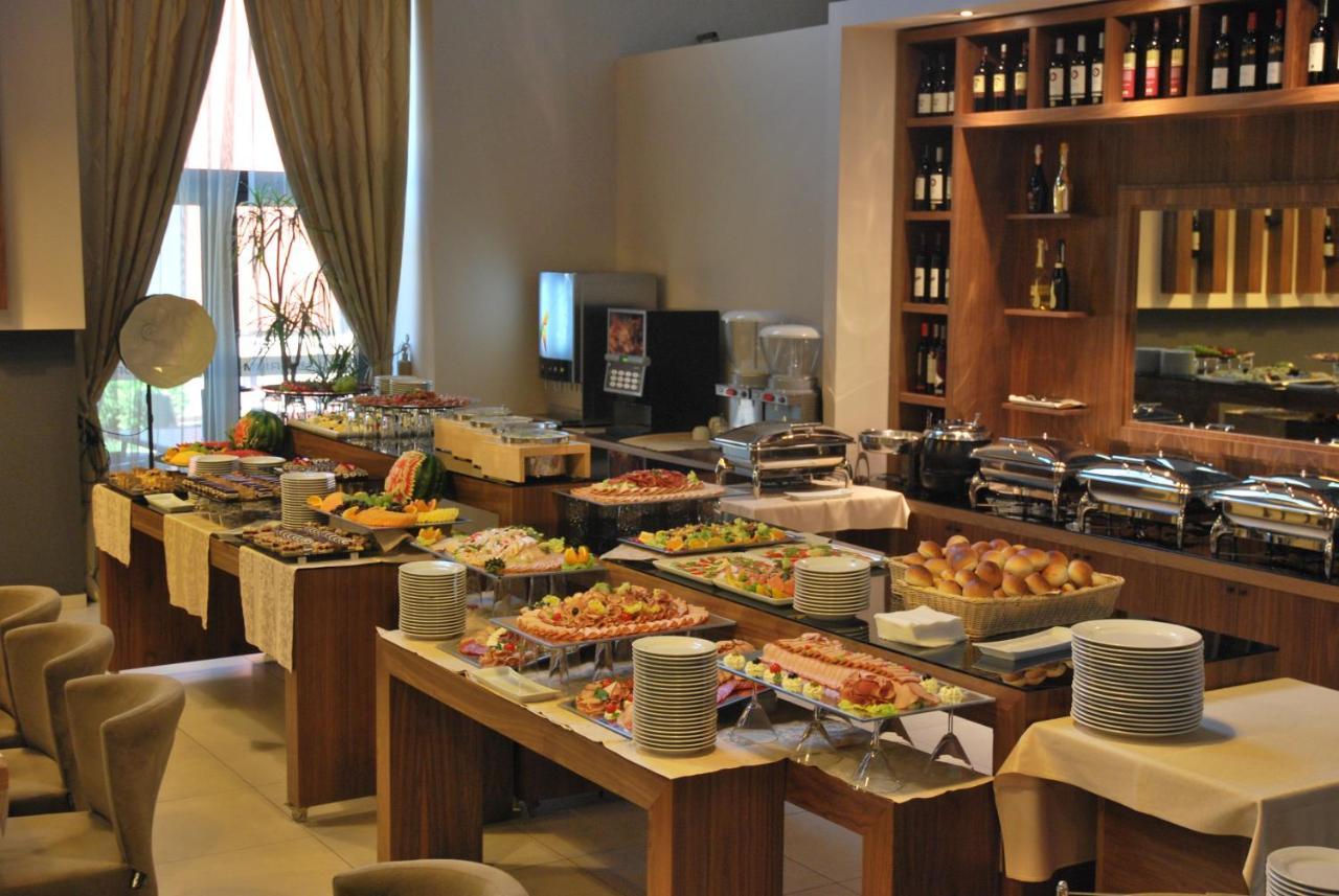 Hotel Jelena Banja Luka Ngoại thất bức ảnh