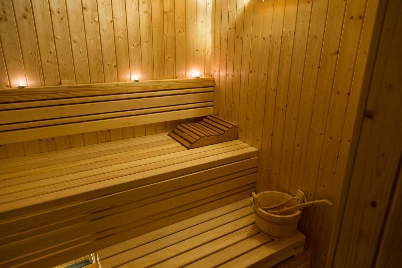 Hotel Jelena Banja Luka Ngoại thất bức ảnh