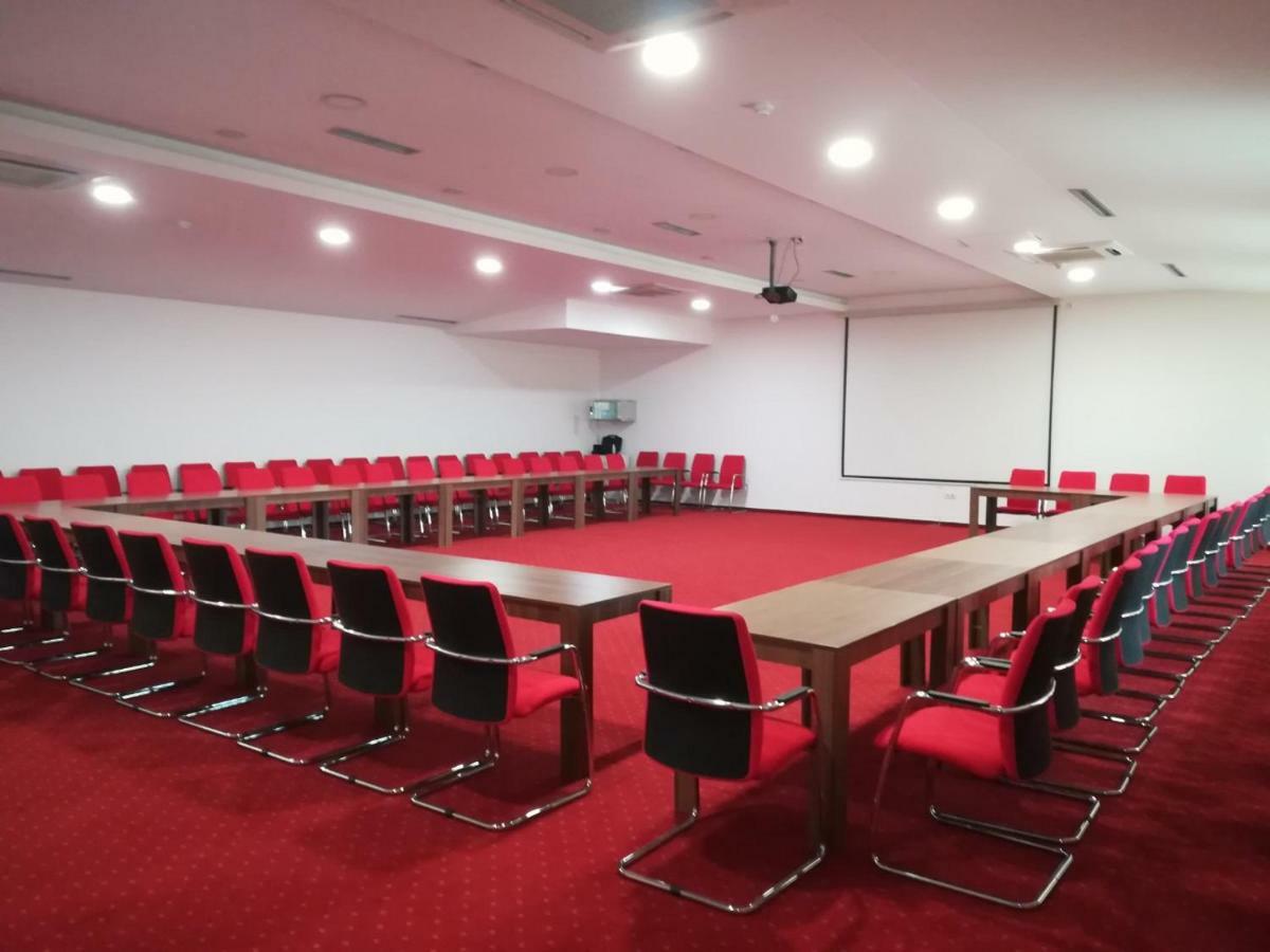 Hotel Jelena Banja Luka Ngoại thất bức ảnh